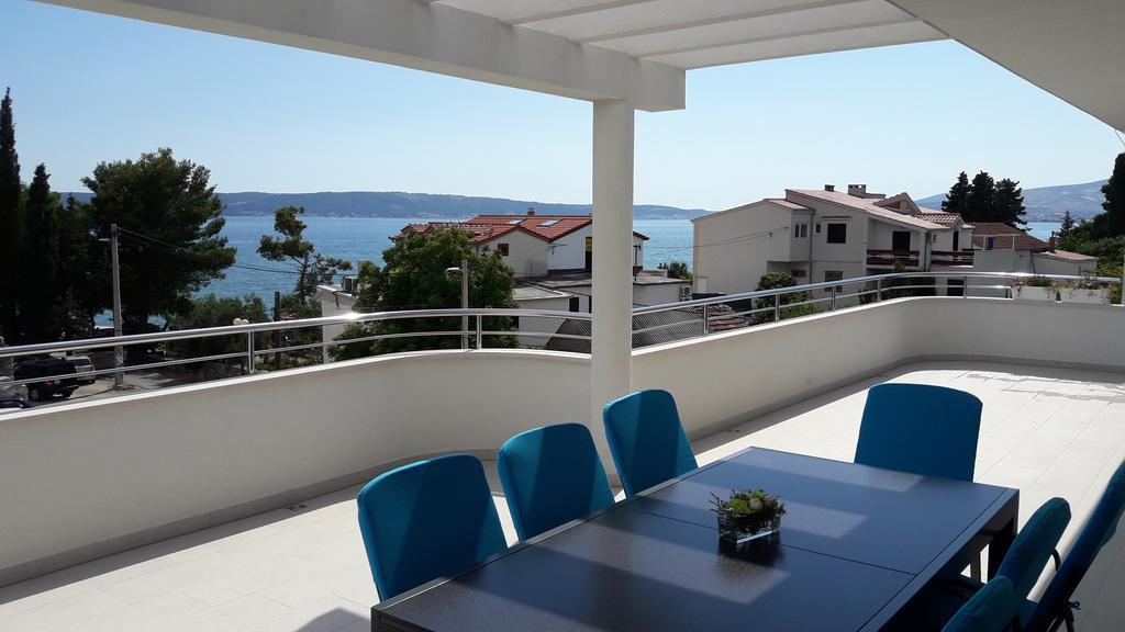 Villa-Apartments Karmel Kaštela Buitenkant foto