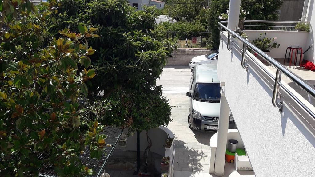 Villa-Apartments Karmel Kaštela Buitenkant foto