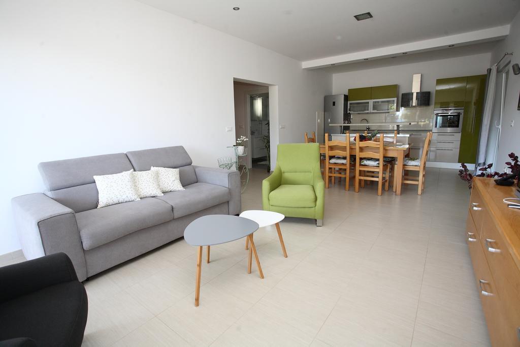 Villa-Apartments Karmel Kaštela Buitenkant foto